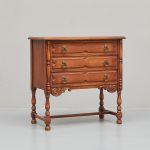 1029 1572 CHEST OF DRAWERS